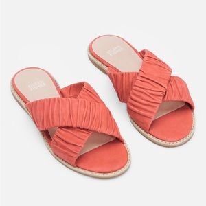 Eileen Fisher Cross Tumbled Nubuck Sandal Size 8